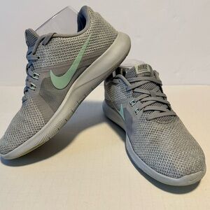Nike Women's Flex Trainer Size 7.5 Gray Teal Running Shoes AJ8168-003